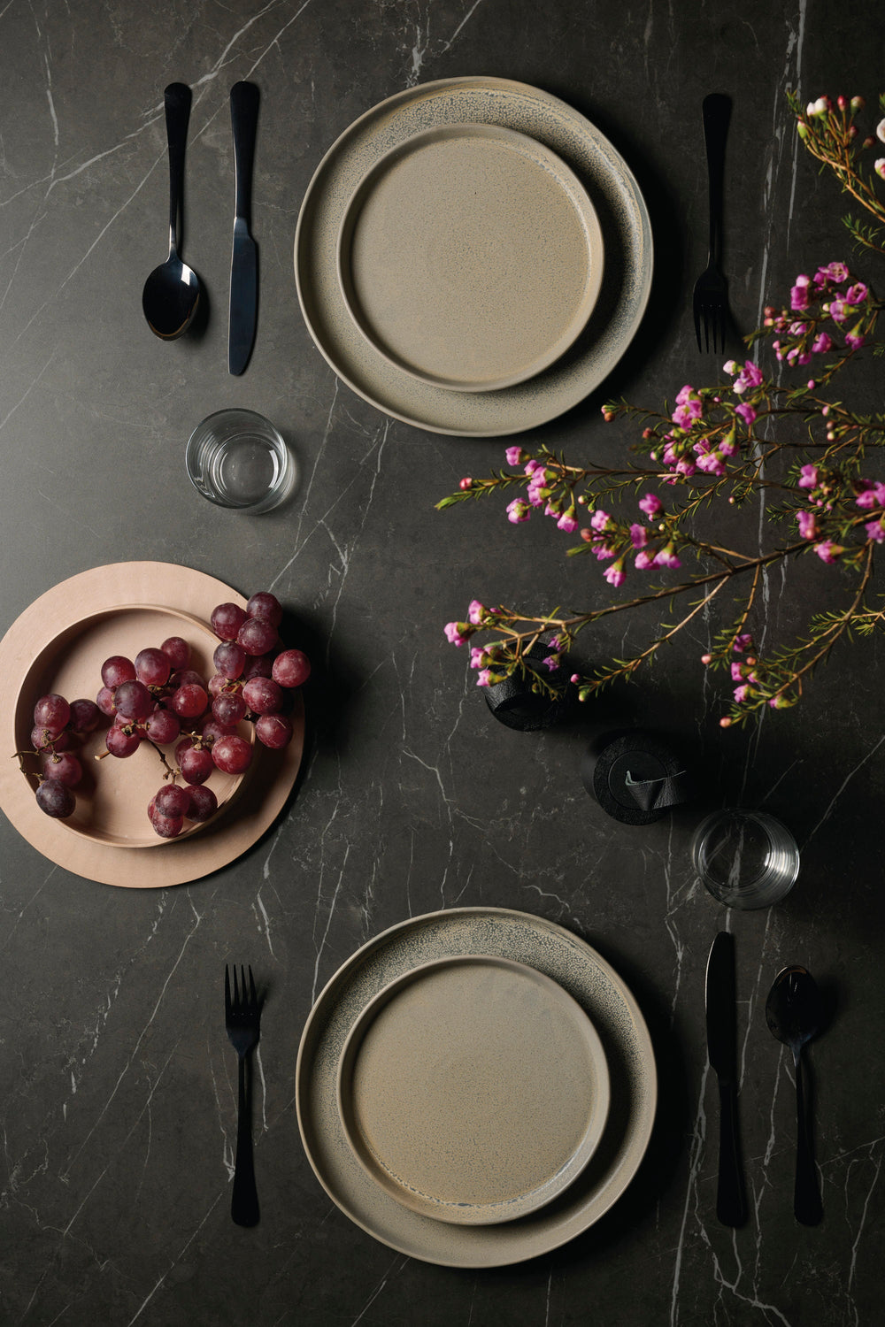 "Thorn Bird" Pietra Grey